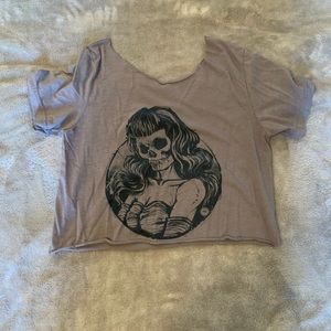Large off the shoulder skull chic